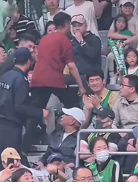 关于Doinb连续三场比赛得分超过险胜，日本队不断突破！引发球迷热议的信息